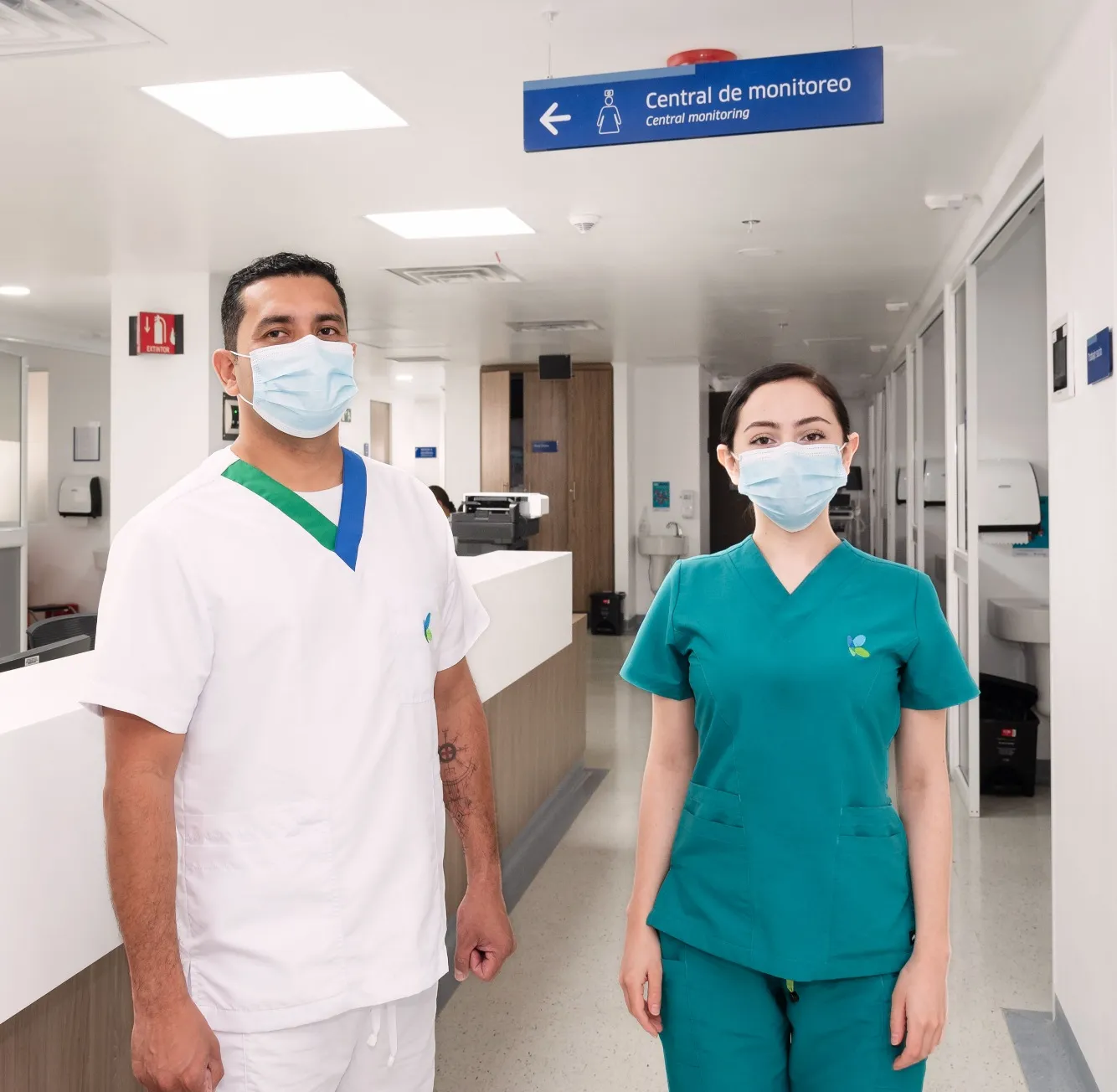 Profesionales de la Clínica Keralty Ibagué en unidad de cuidados intensivos